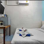 La Casa Residencies