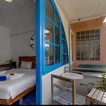 La Casa Residencies
