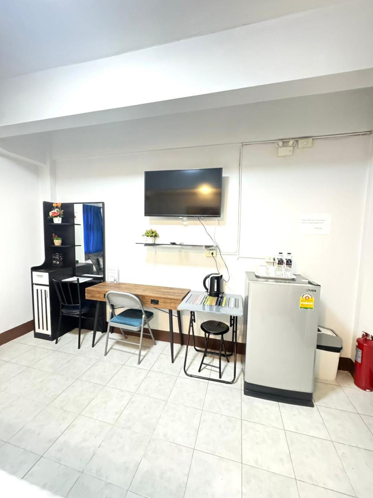 La Casa Residencies 2*