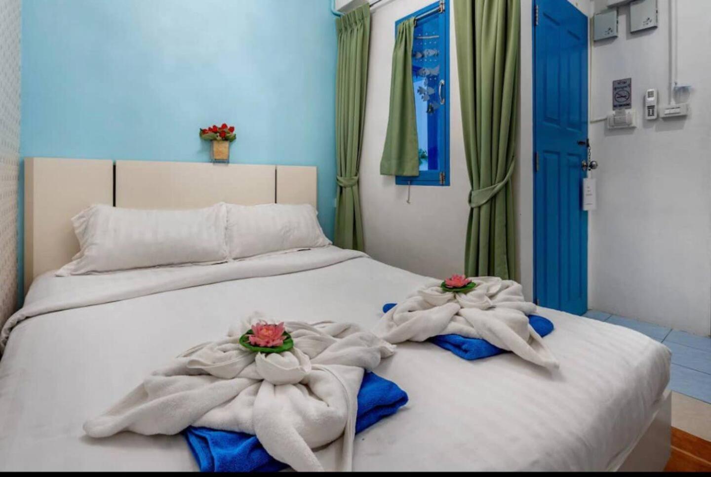 La Casa Residencies 2*